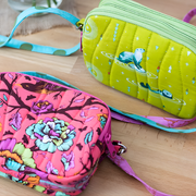 <a href="https://sewcanshe.com/triple-zipper-bag-free-sewing-pattern-with-a-tutorial/" target="_blank" title="https://sewcanshe.com/triple-zipper-bag-free-sewing-pattern-with-a-tutorial/">Triple Zipper Bag</a>